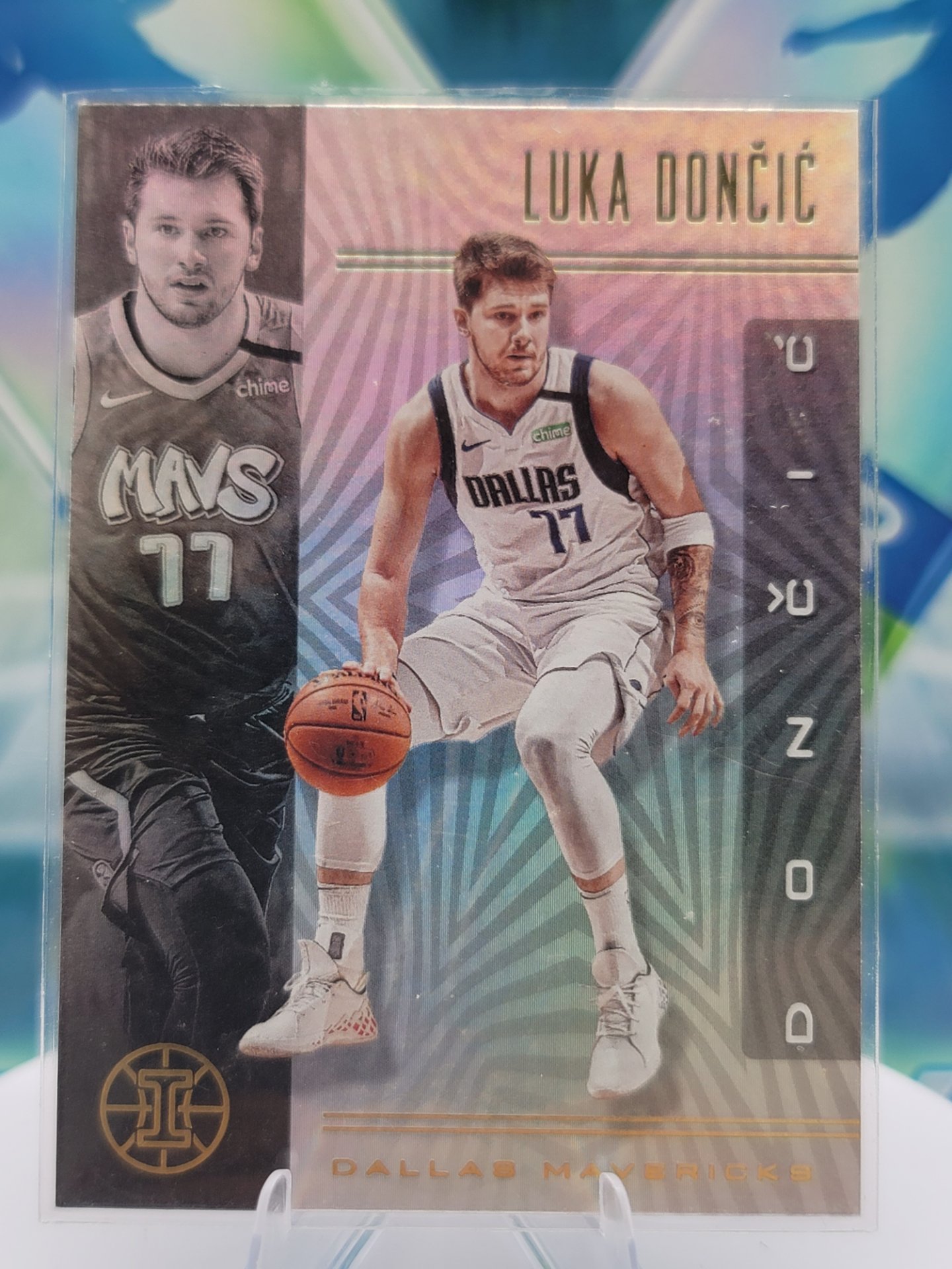 2020 Panini Illusions Luka Doncic — 2020 Panini Illusions Refractor Luka Doncic