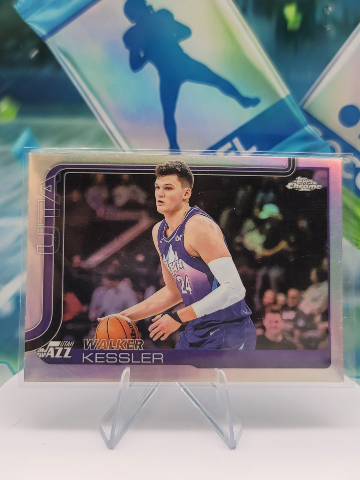 2025 Topps Topps Chrome Walker Kessler — 2025 Topps Topps Chrome Refractor Walker Kessler