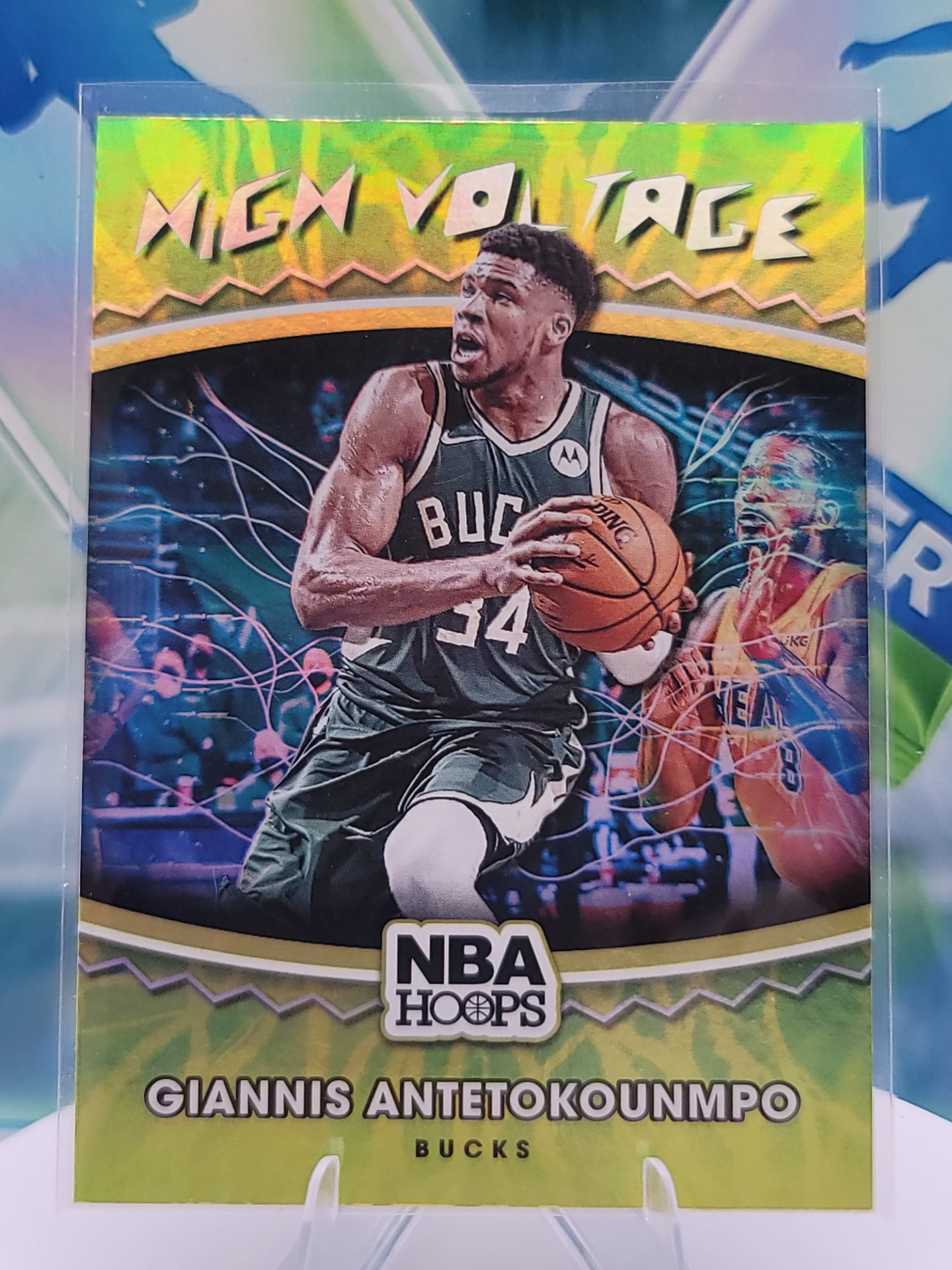 2022 Panini NBA Hoops Giannis Antetokounmpo — 2022 Panini NBA Hoops High Voltage Refractor Giannis Antetokounmpo